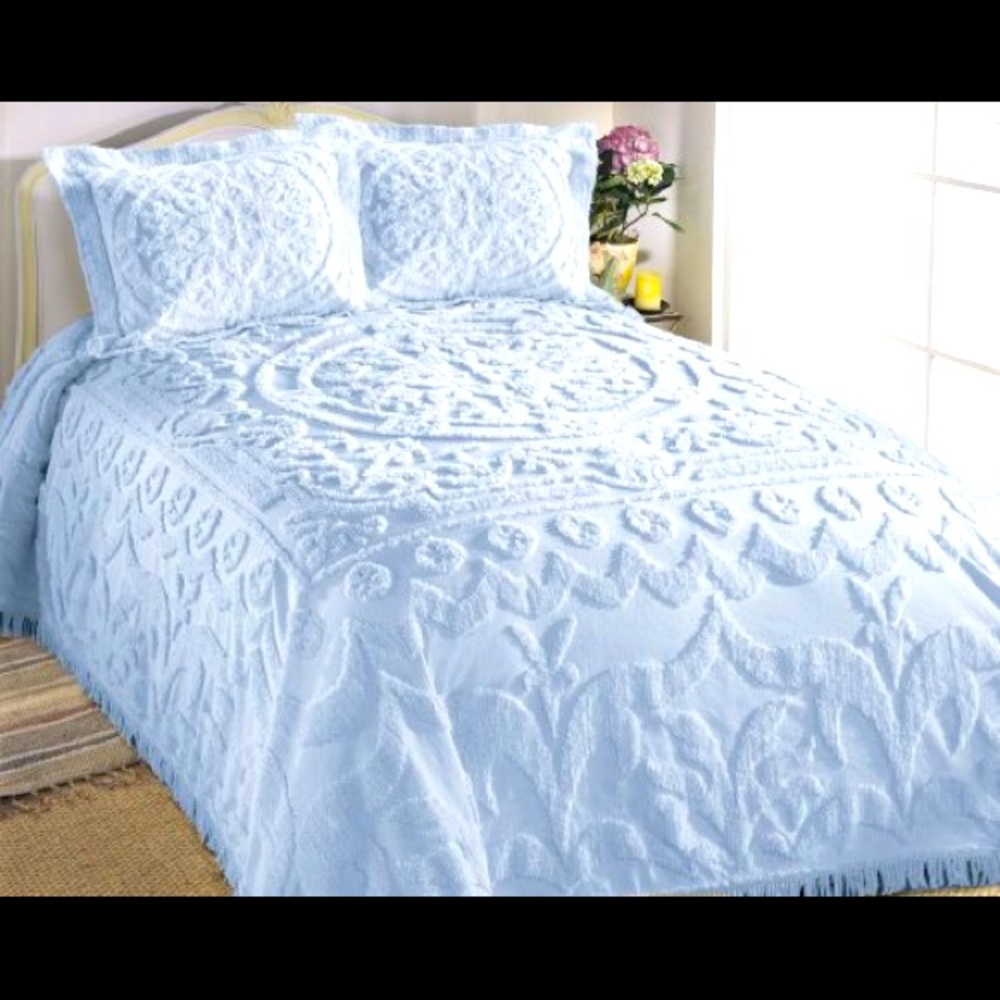 EXC 3 pc. 100% cotton snowy White Chenille bed set szFull /queen